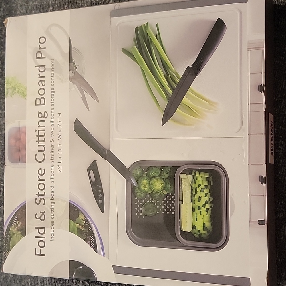 Fold & Store Cutting Board Pro